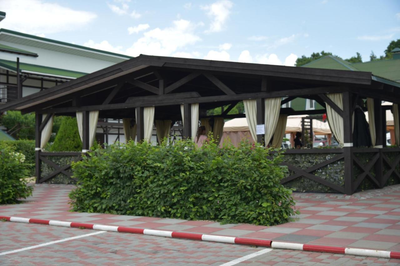 Hotel Lubenska Sloboda Olshanka Buitenkant foto