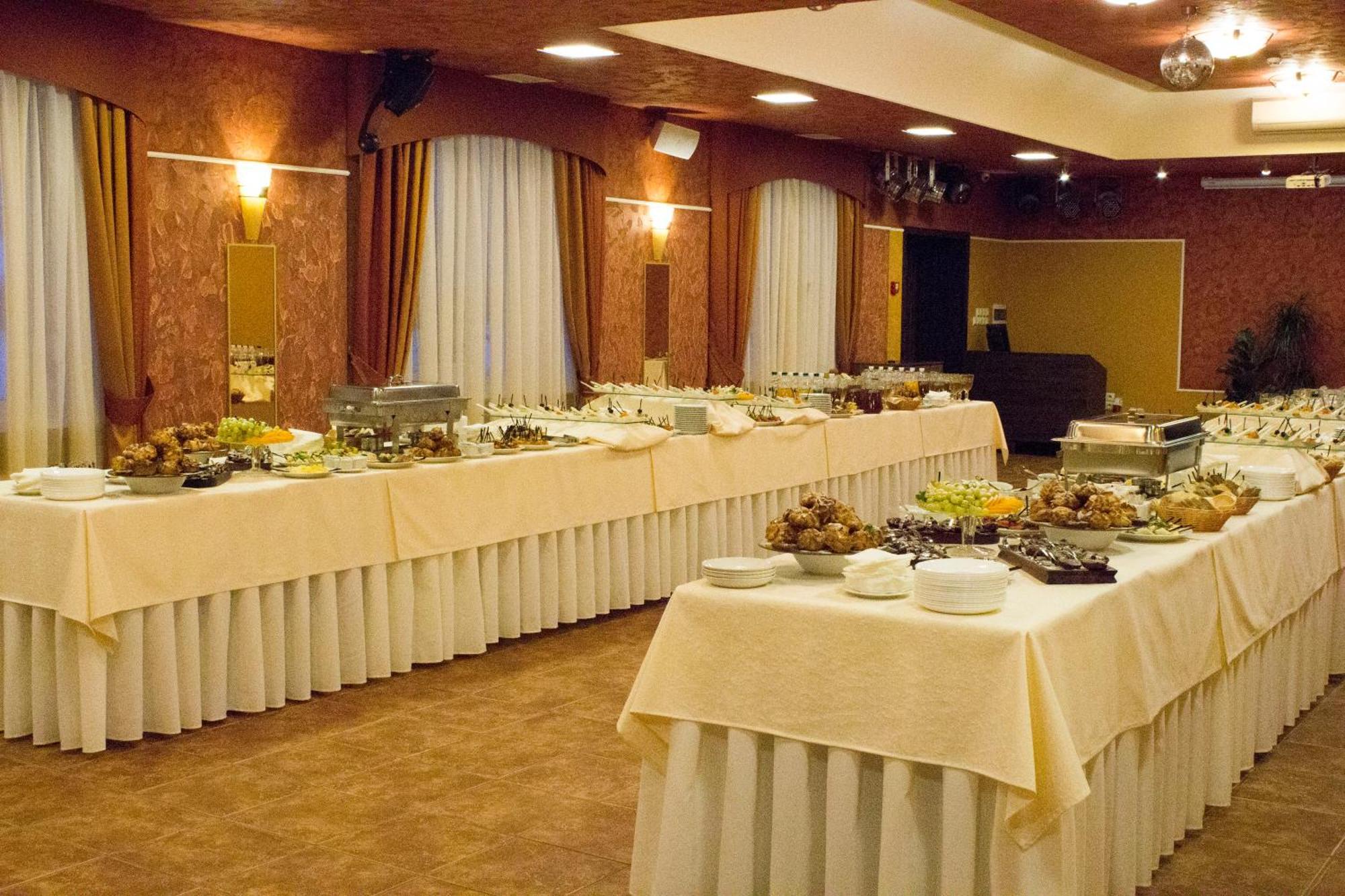 Hotel Lubenska Sloboda Olshanka Buitenkant foto